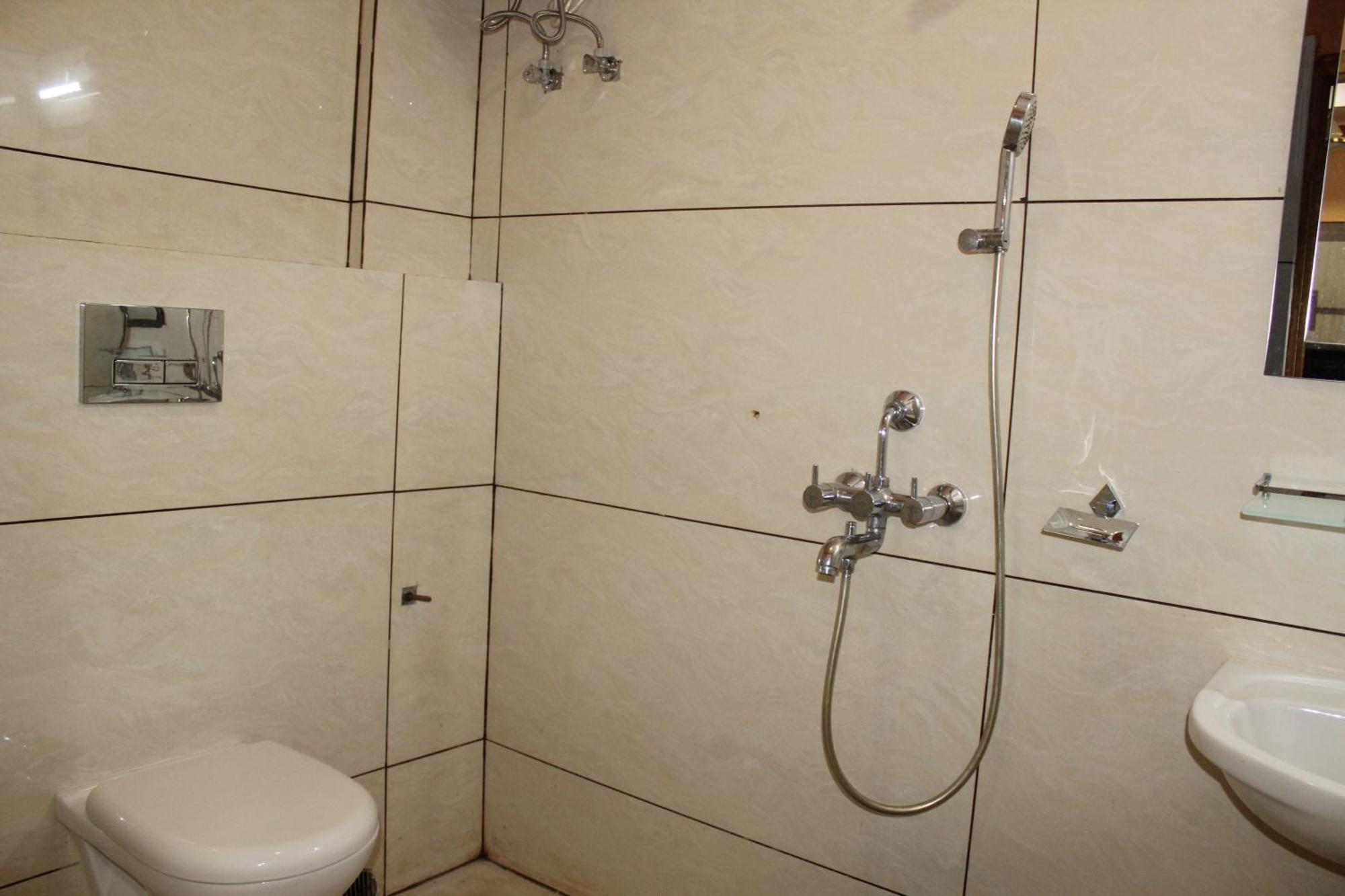 Gokul Plaza Hotel Bhubaneswar Exterior photo