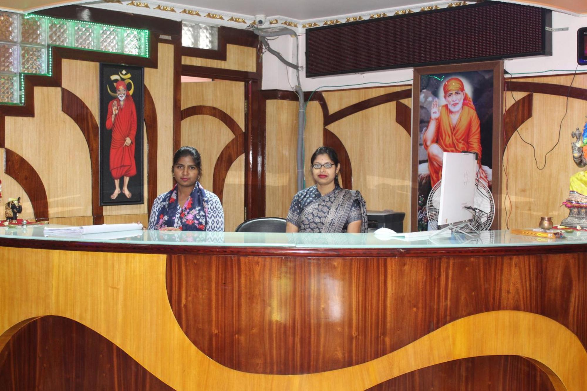 Gokul Plaza Hotel Bhubaneswar Exterior photo