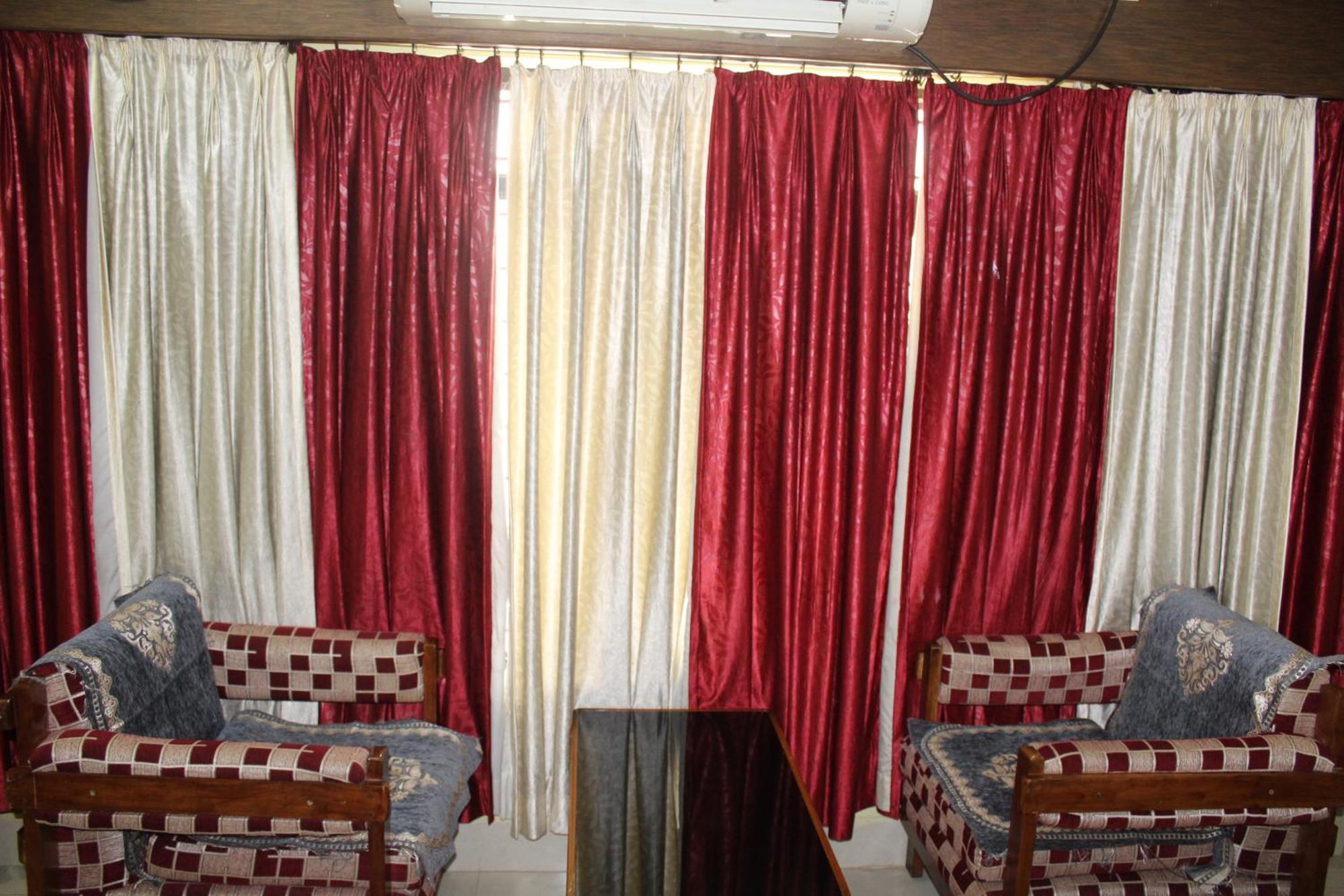 Gokul Plaza Hotel Bhubaneswar Exterior photo