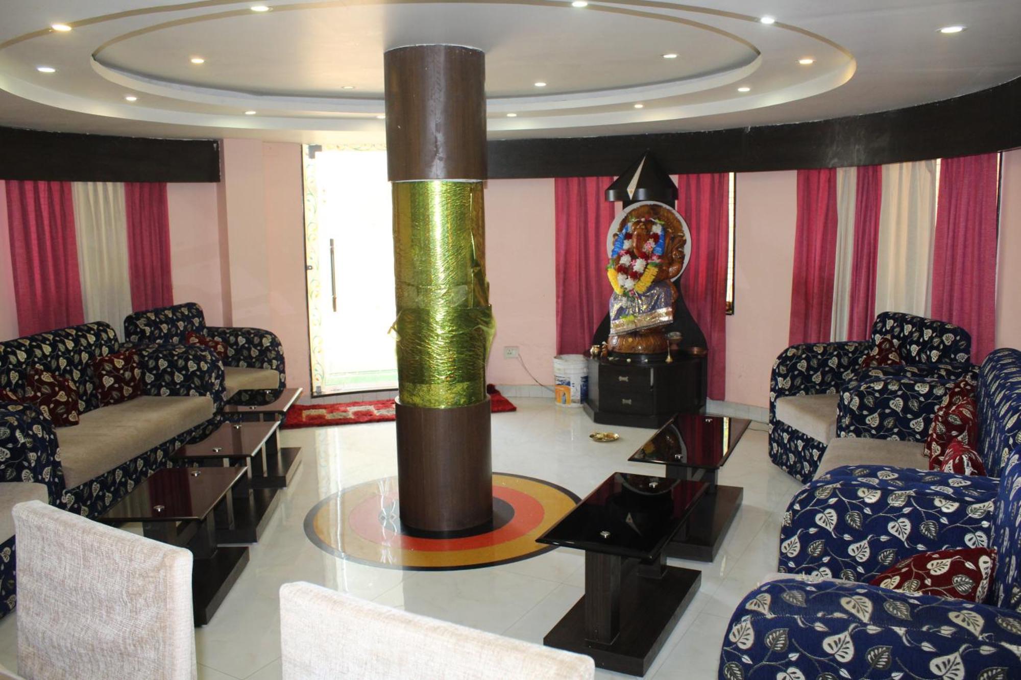 Gokul Plaza Hotel Bhubaneswar Exterior photo